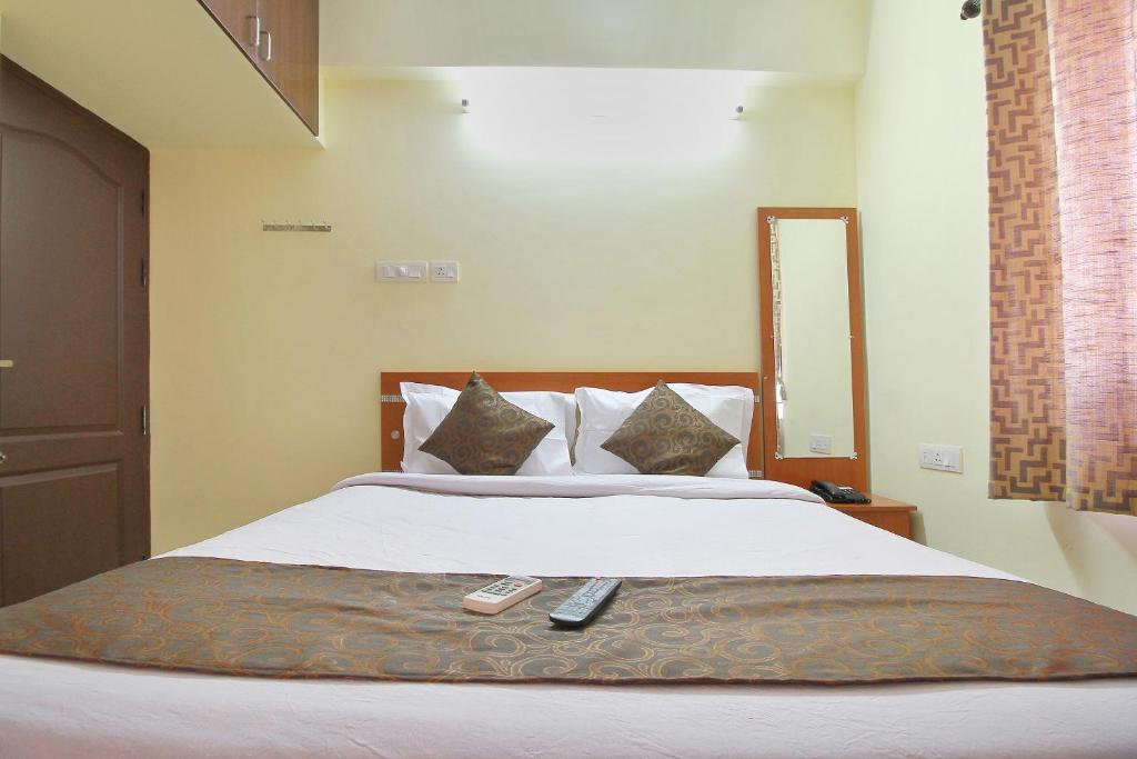 3 BHK apartment bedroom